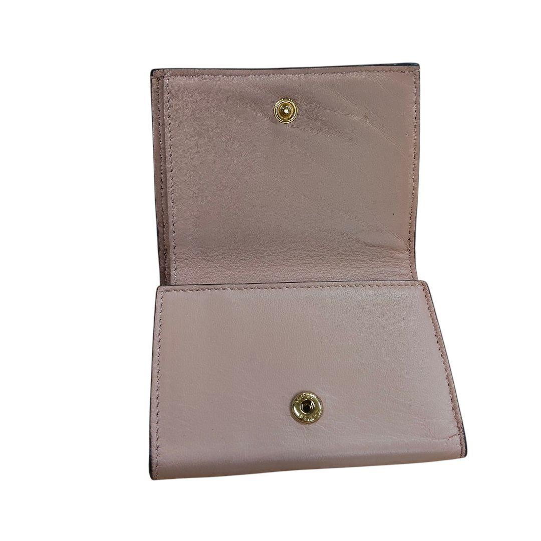 FENDI フェンディ FFダイヤモンド 三つ折り財布 エンボスFFロゴ