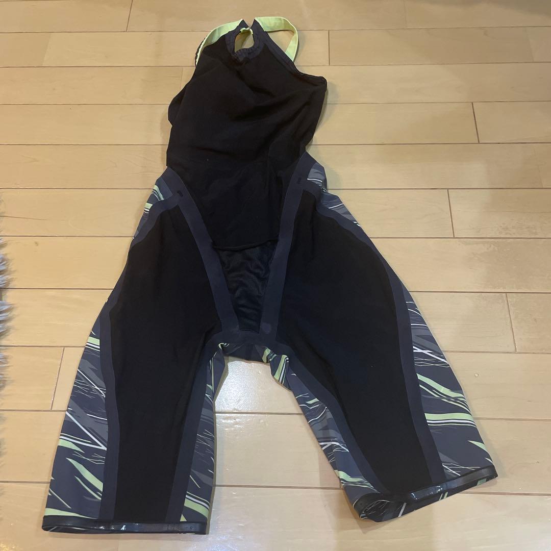 セントラルスポーツ　高速水着