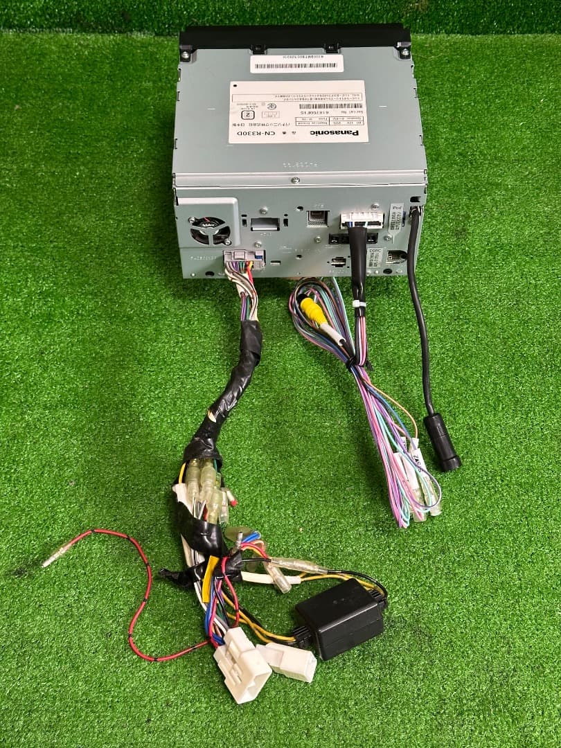 パナソニック ストラーダ CN-R330D ナビ フルセグ。地図データ2014年