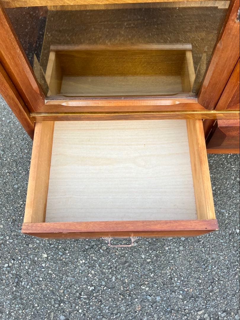 昭和　レトロ　古家具　ガラス戸　木製キャビネット　食器棚　サイドボード　本棚