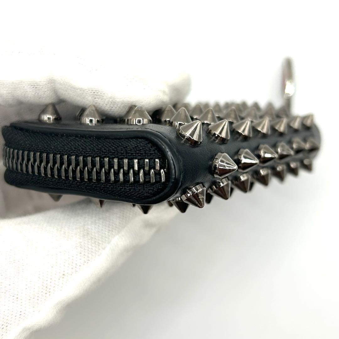 【美品】クリスチャンルブタン パネトーネ キーケース スパイク スタッズ レザー