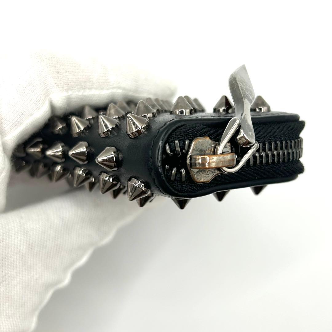 【美品】クリスチャンルブタン パネトーネ キーケース スパイク スタッズ レザー