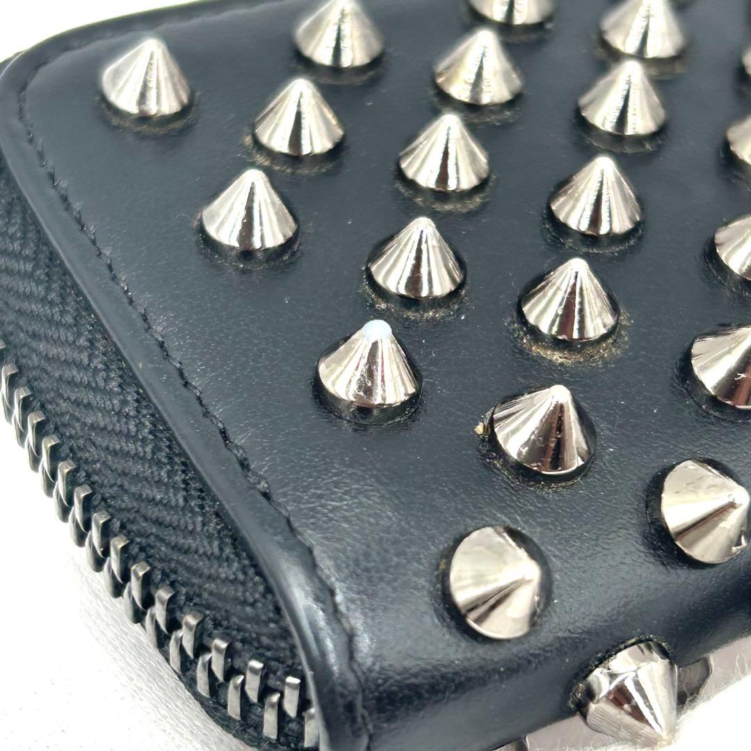 【美品】クリスチャンルブタン パネトーネ キーケース スパイク スタッズ レザー