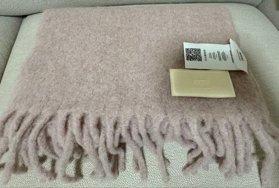 AMI PARIS アミパリス　マフラー