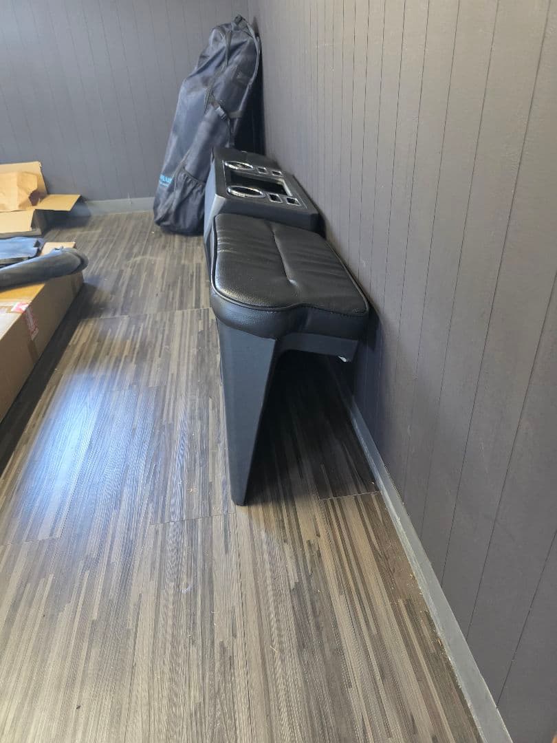 引き取り限定　ハイエース200　セカンドテーブル