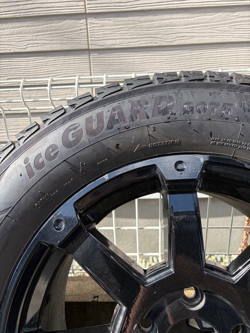 265/60R18 社外ブラックホイール スタッドレス4本セット　jeep