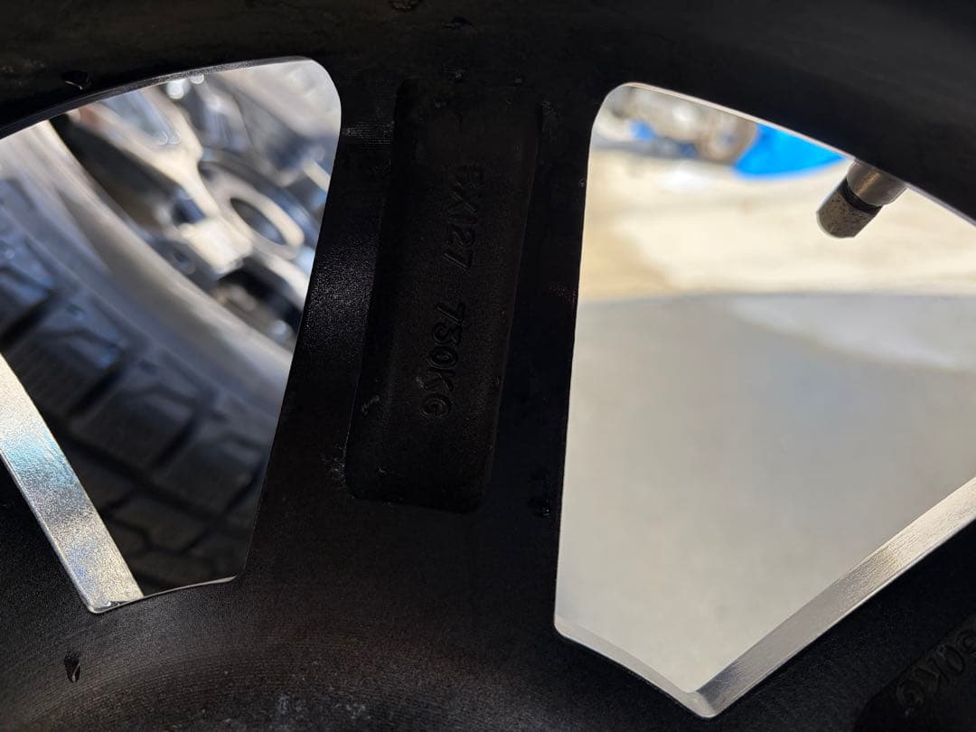 265/60R18 社外ブラックホイール スタッドレス4本セット　jeep