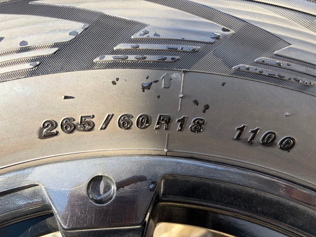 265/60R18 社外ブラックホイール スタッドレス4本セット　jeep