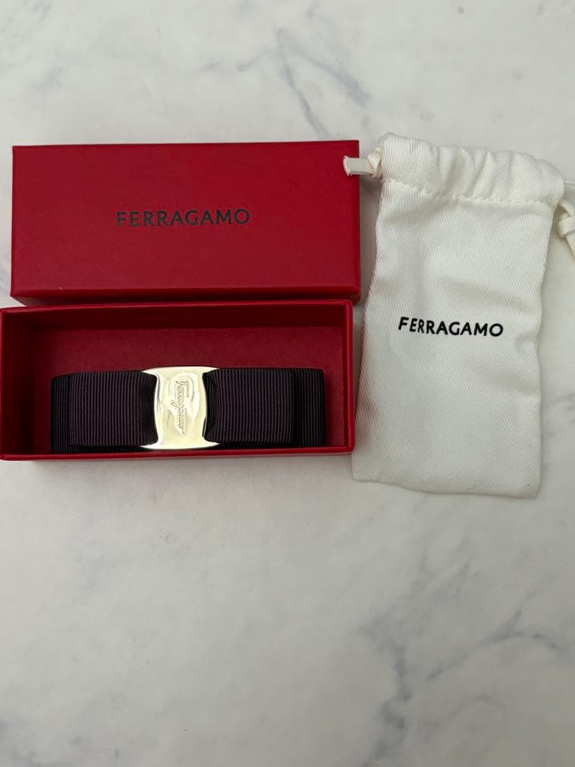 フェラガモ ヘアクリップ