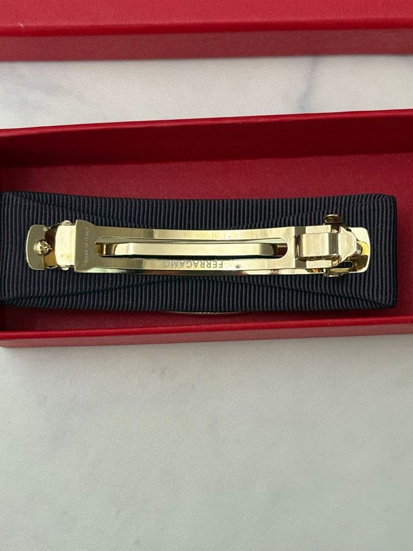 フェラガモ ヘアクリップ