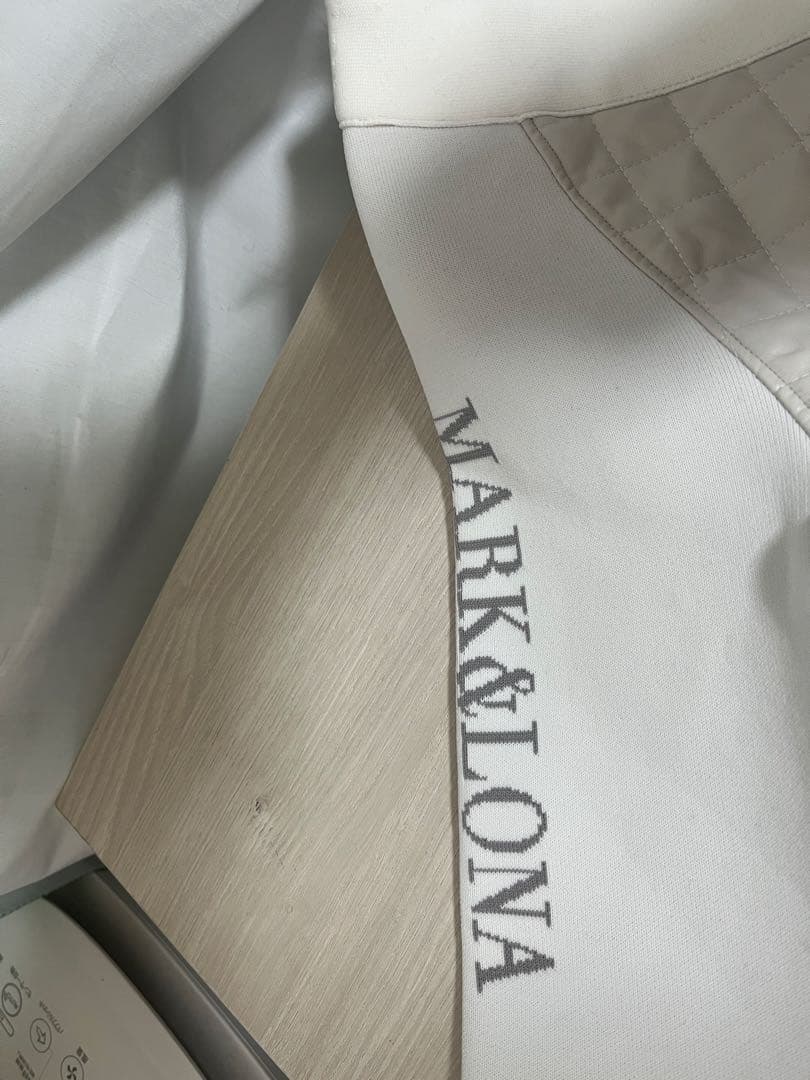 定価5.5万 MARK&LONA CODE キルティング ブルゾン 36 白 金