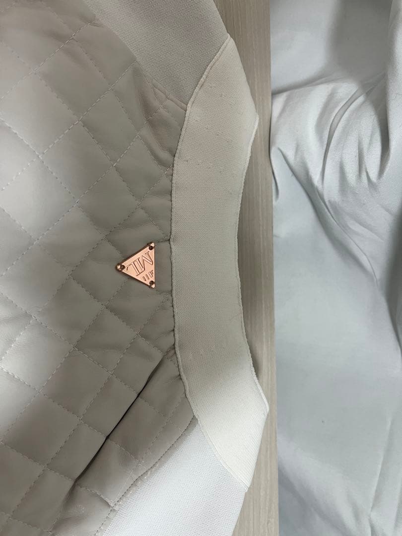 定価5.5万 MARK&LONA CODE キルティング ブルゾン 36 白 金