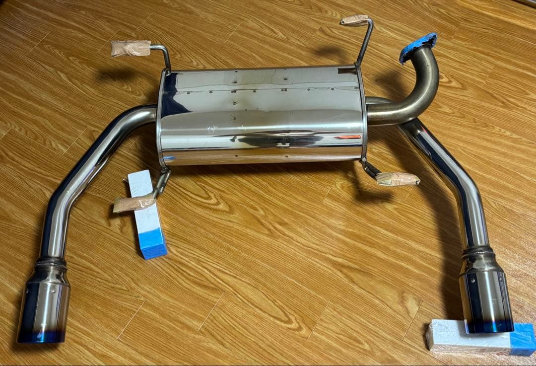 【送料込み価格】スイフトスポーツ　zc32s HKS マフラー