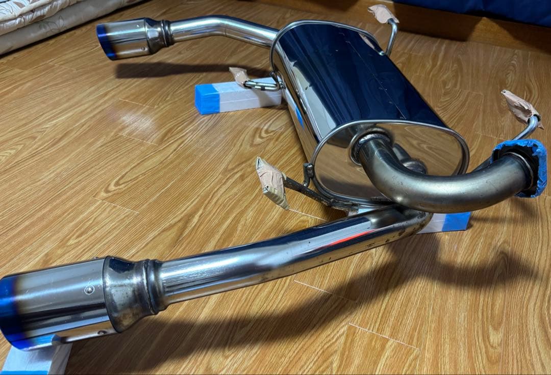 【送料込み価格】スイフトスポーツ　zc32s HKS マフラー