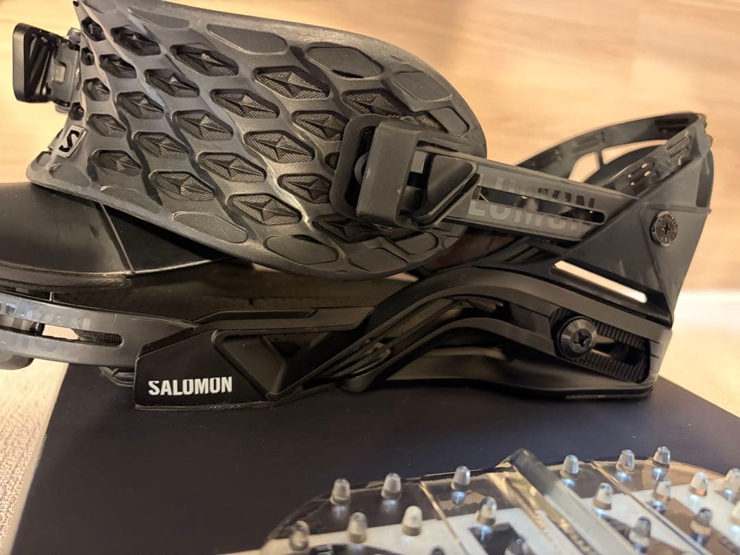 FNTC TNT スノーボード、SALOMONビンディング　セット