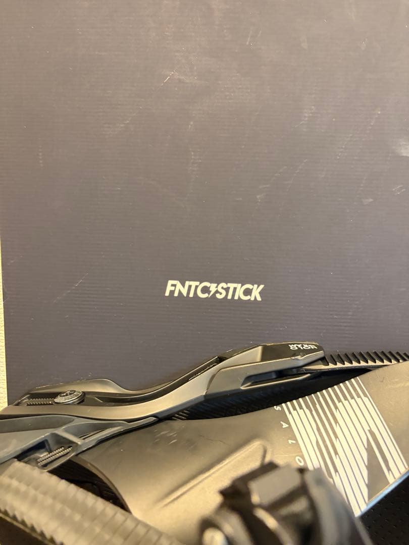 FNTC TNT スノーボード、SALOMONビンディング　セット