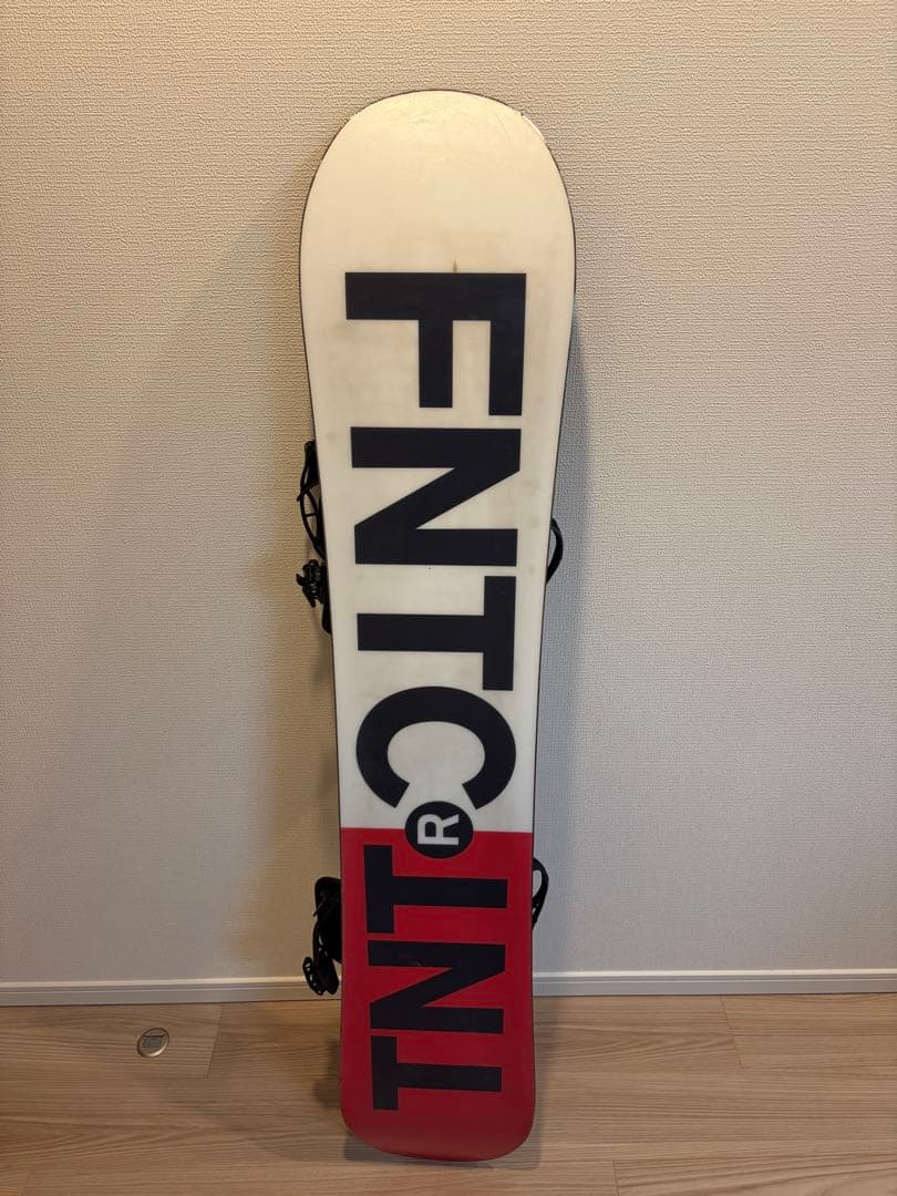 FNTC TNT スノーボード、SALOMONビンディング　セット