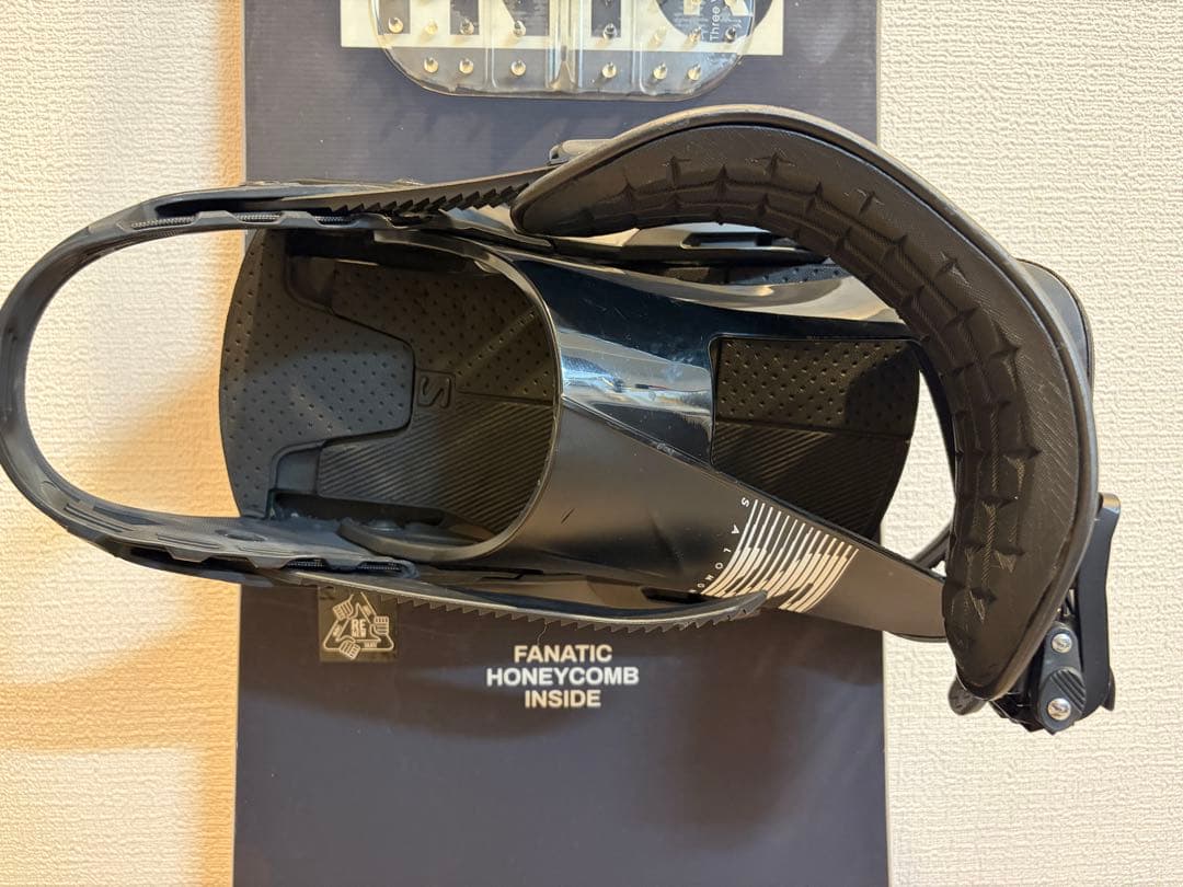 FNTC TNT スノーボード、SALOMONビンディング　セット