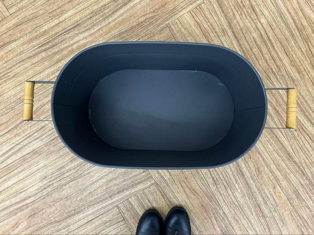 アラスメタル社　オーバルウッドストッカー　大サイズ