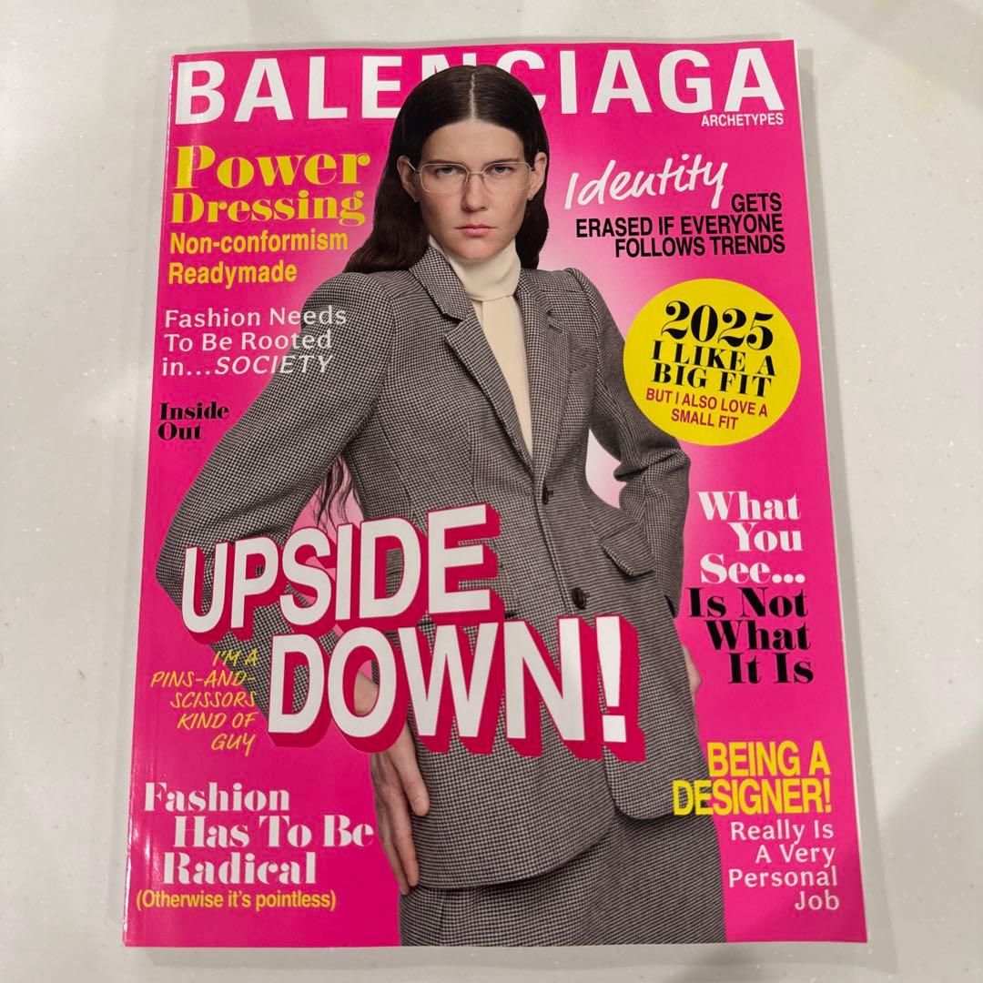 BALENCIAGA 2025 カタログ