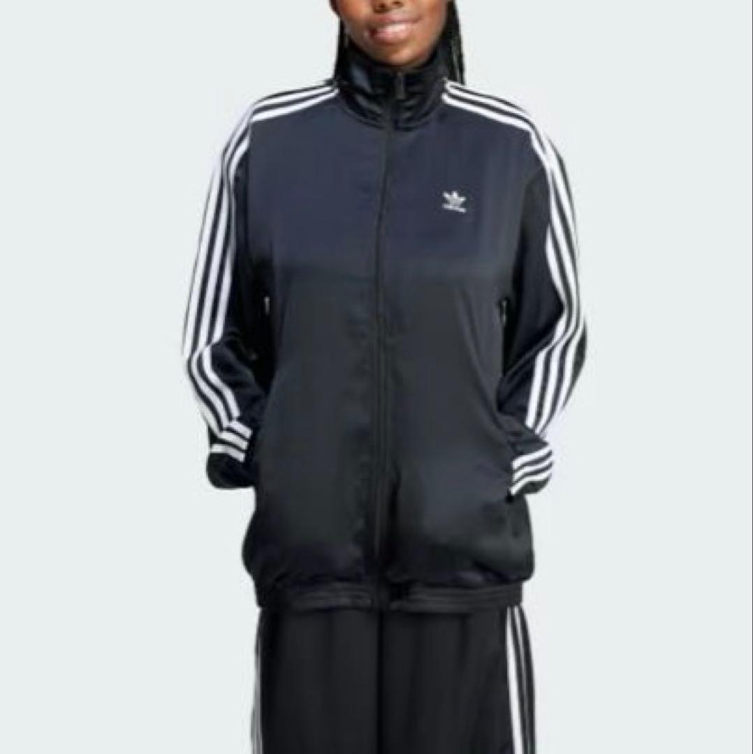 アディダス　ルーズ サテン トラックトップ