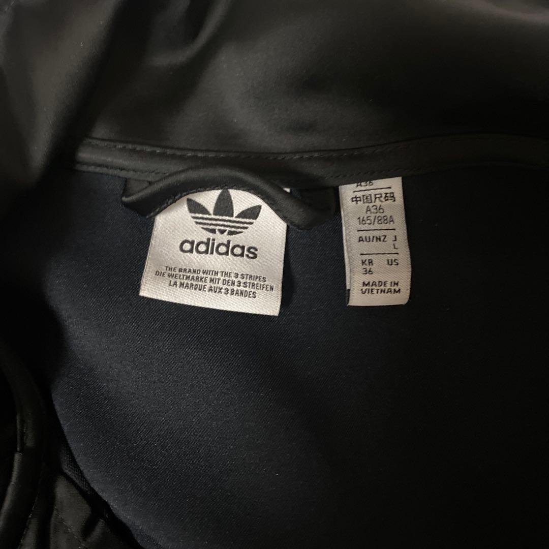 アディダス　ルーズ サテン トラックトップ