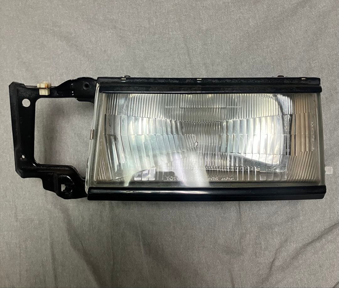 の*こ様 トヨタ AE86 カローラレビン LEVIN後期 ヘッドライト 前から
