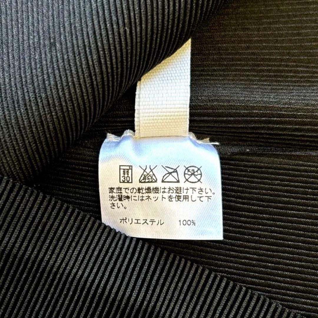 プリーツプリーズ 黒 5分袖トップス