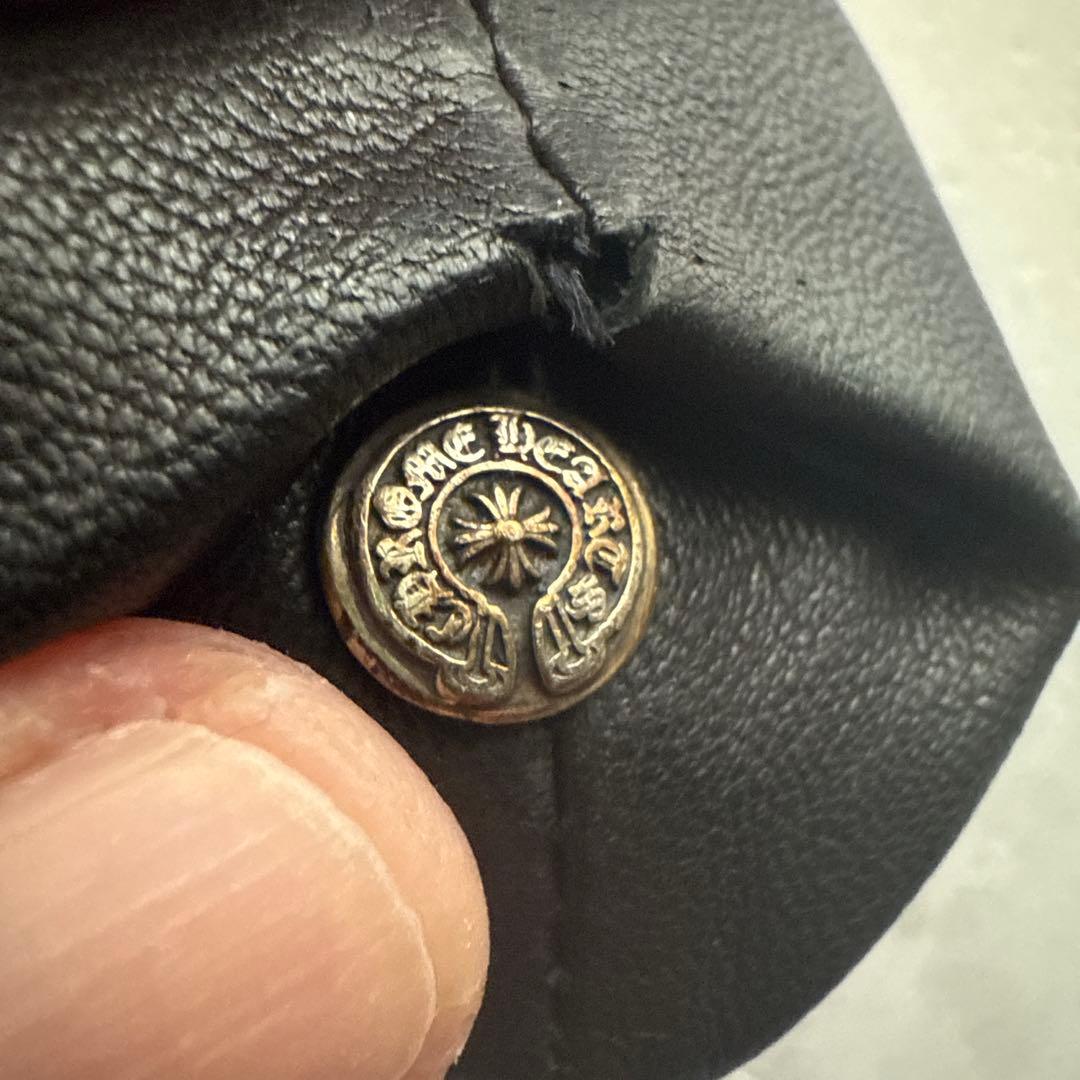 クロムハーツエンブレム付き ブラック 革ネクタイ