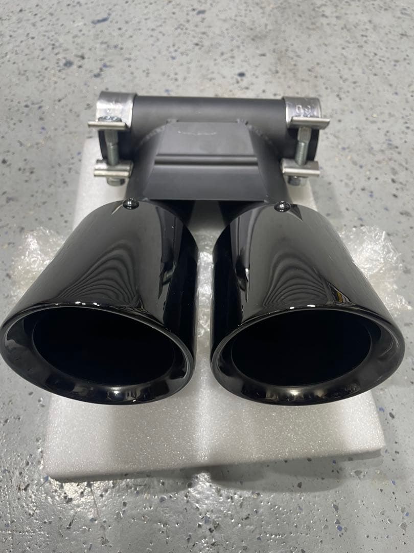 ポルシェ　ケイマン用　新品 ブラック ステンレス製 デュアルマフラーエンド