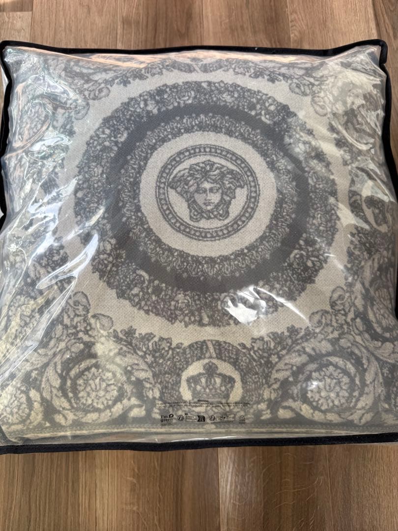 VERSACE クッション グレー