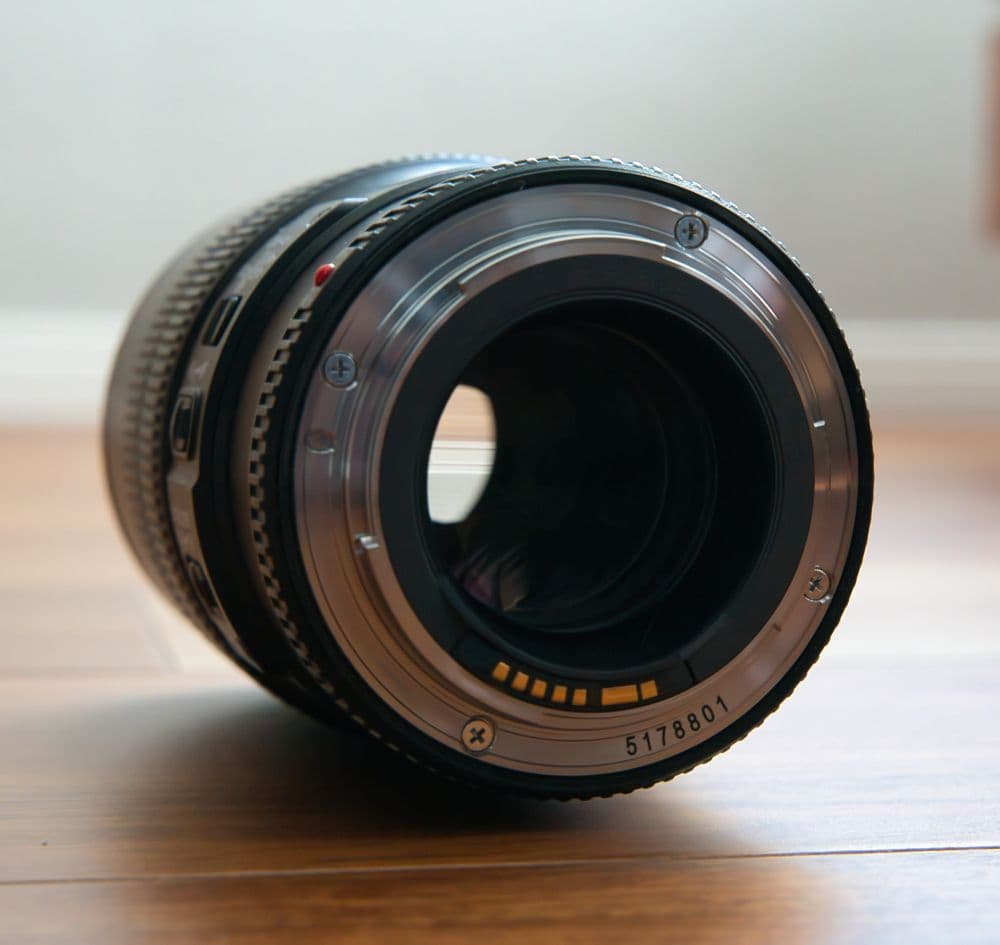 Canon EF 100mm f/2.8L IS USMマクロレンズ