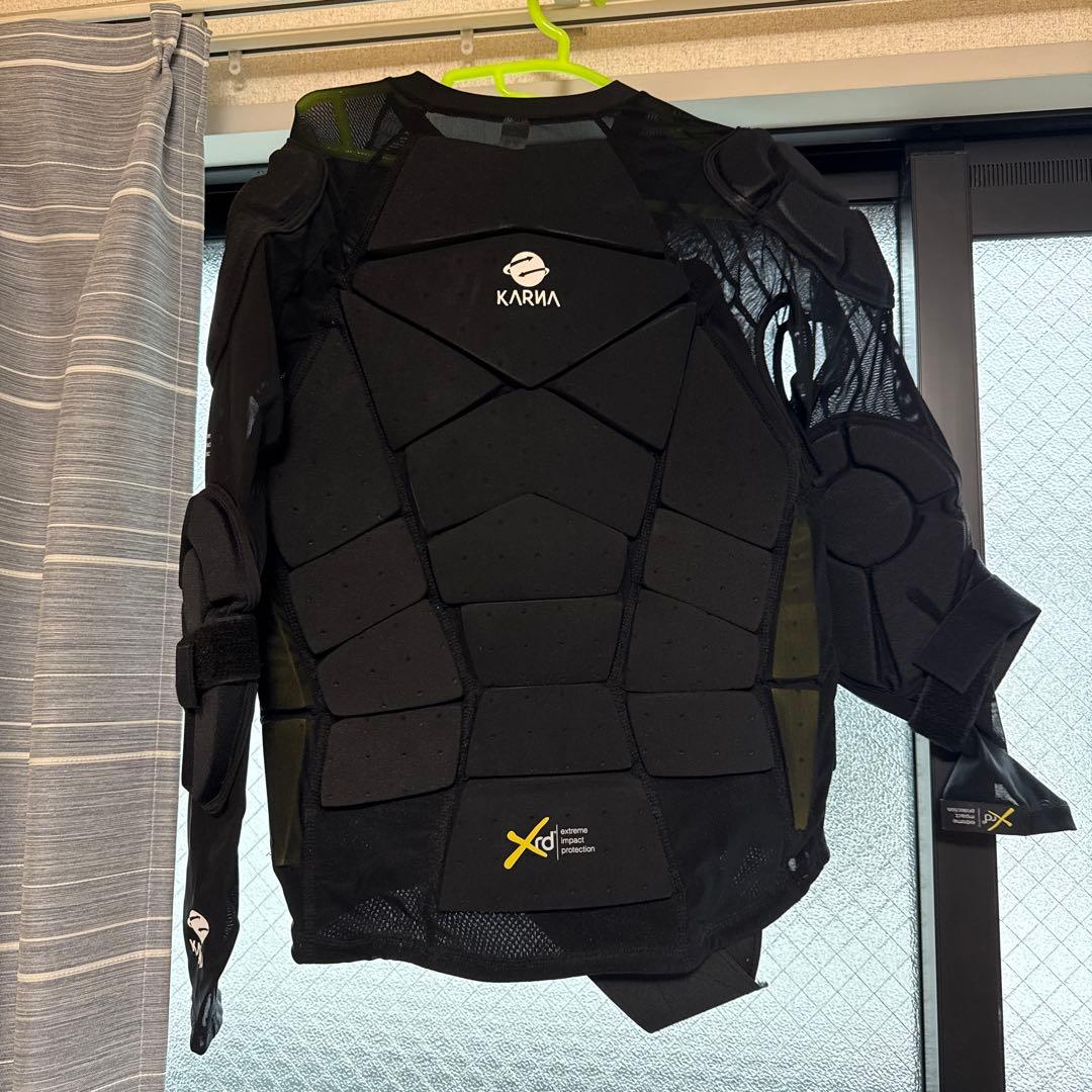 [新品未使用]KARNA カルナ　プロテクター 上半身 XSサイズ　Xrd