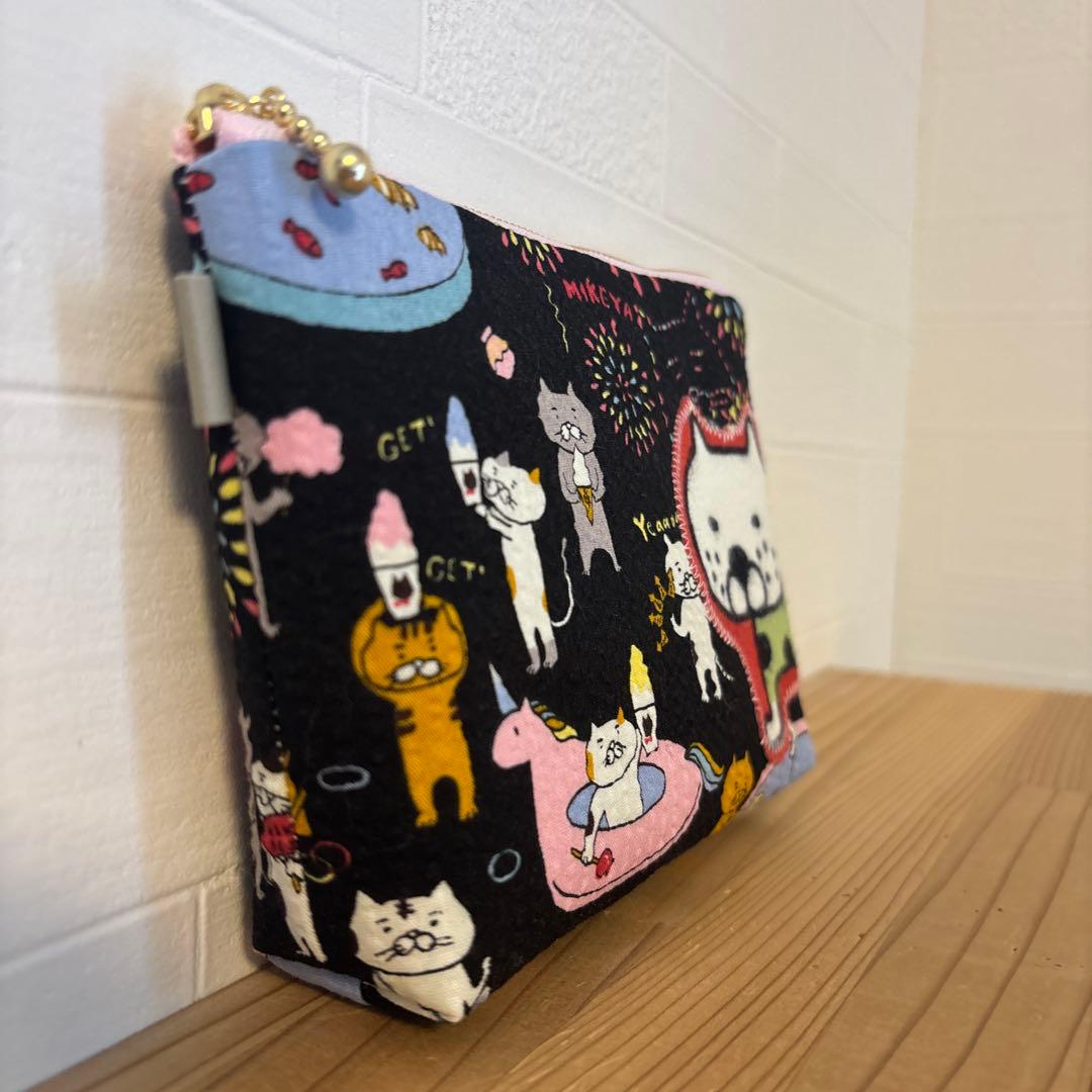 感謝価格　SALE 猫柄　16cmファスナーポーチ　人気　ハンドメイド