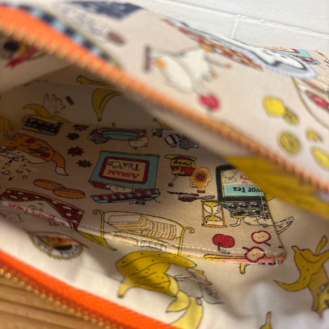 感謝価格　SALE 猫柄　16cmファスナーポーチ　人気　ハンドメイド