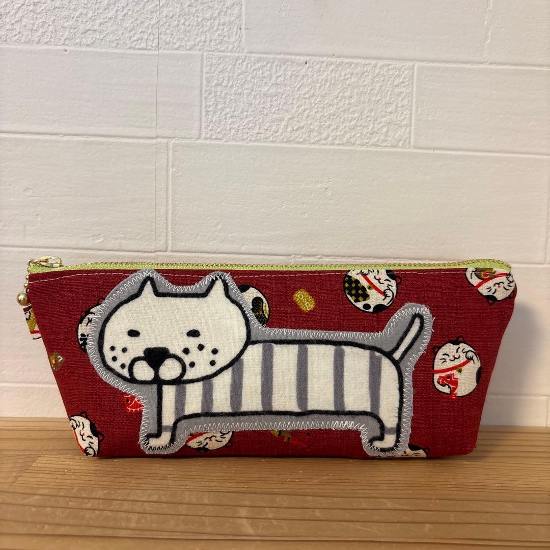感謝価格　SALE 猫柄　16cmファスナーポーチ　人気　ハンドメイド
