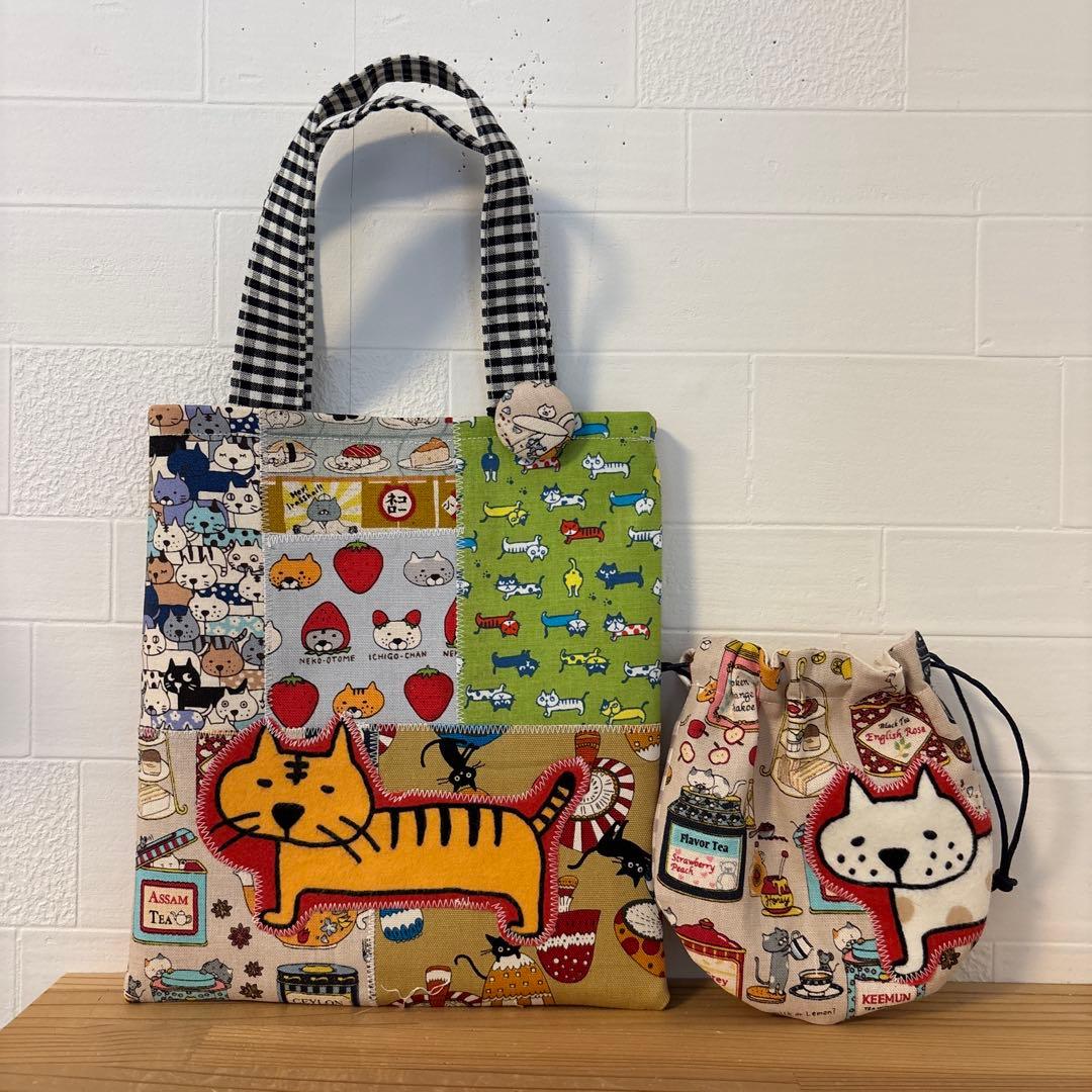 感謝価格　SALE 猫柄　16cmファスナーポーチ　人気　ハンドメイド