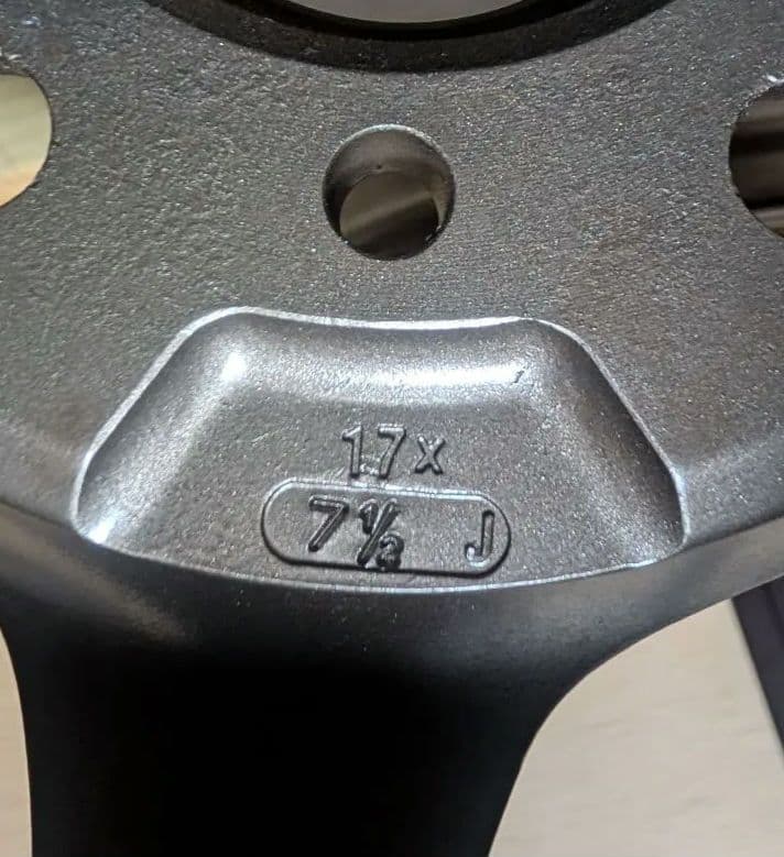 さらさらです。① GC-06H 17インチ PCD114.3 2本