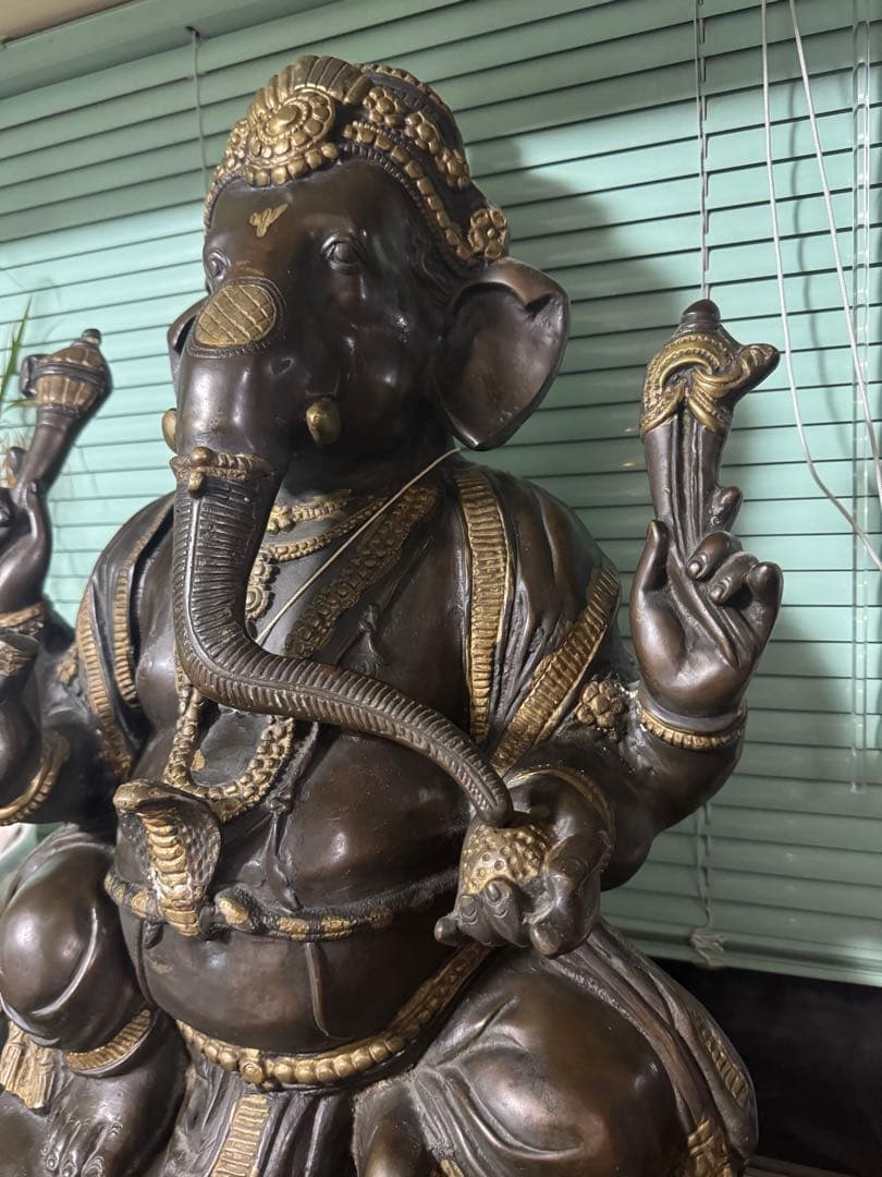 ガネーシャ　銅像　象　神