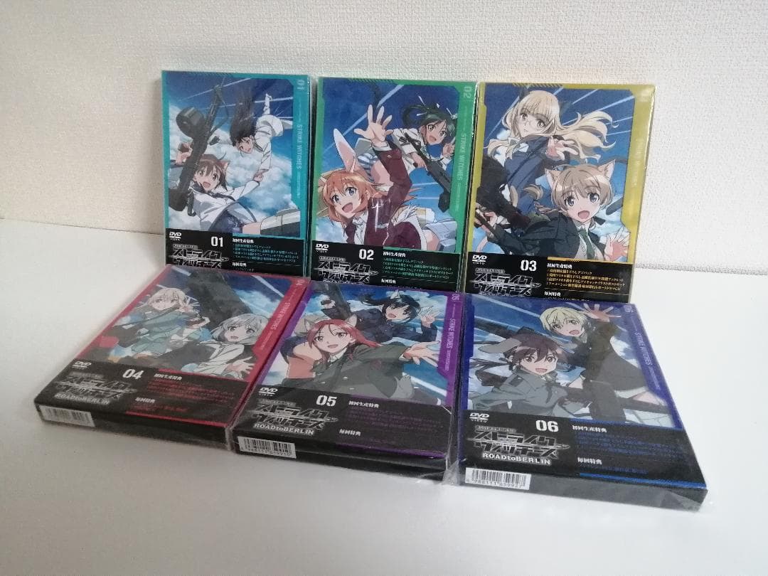 ストライクウィッチーズ ROAD to BERLIN 初回　DVD　全6巻セット