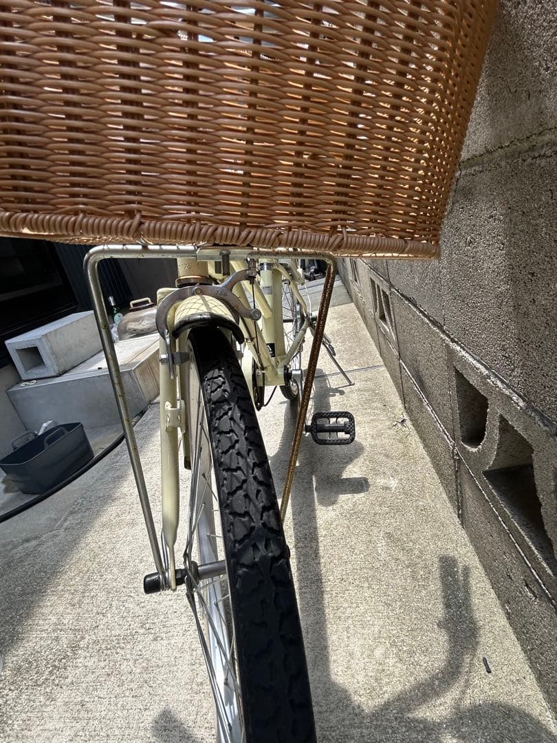 値下げ　引取り限定　アサヒサイクル　女の子　クリーム色 20インチ 前カゴ付き