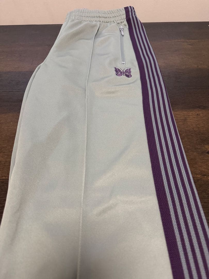 【値下げ中】Needles トラックパンツ サックスブルー S