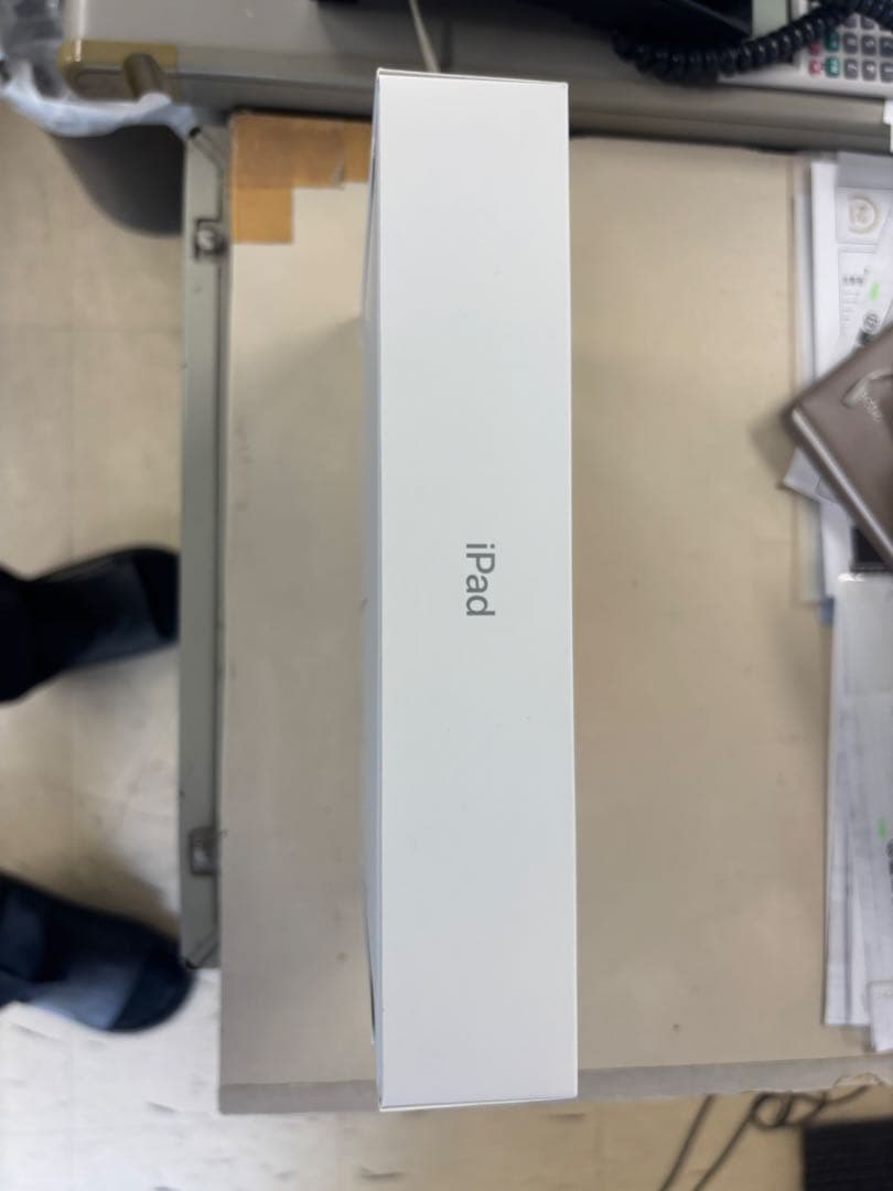 ipad 本体128GB 第11世代新品未使用　おまけ付き