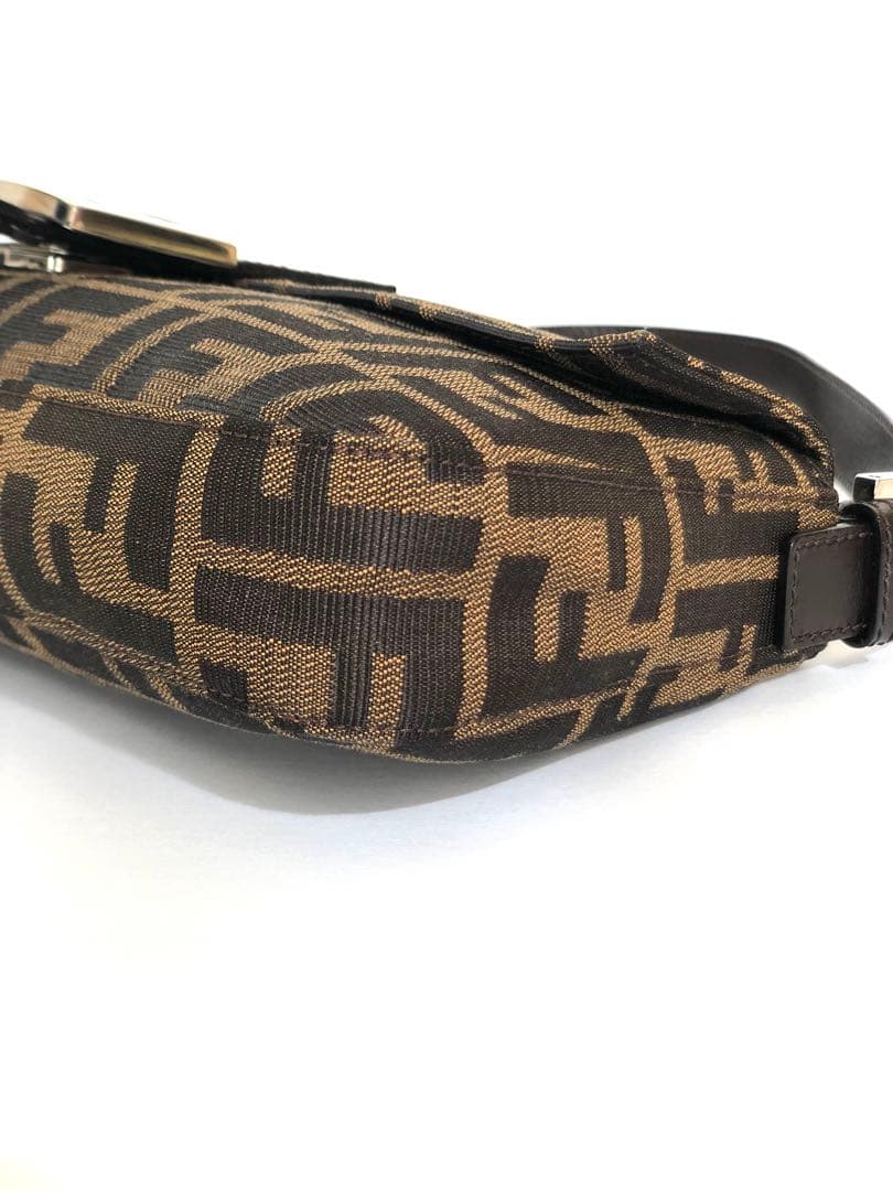フェンディ　FENDI マンマバケット　ズッカ柄　使用感少なめ　美品