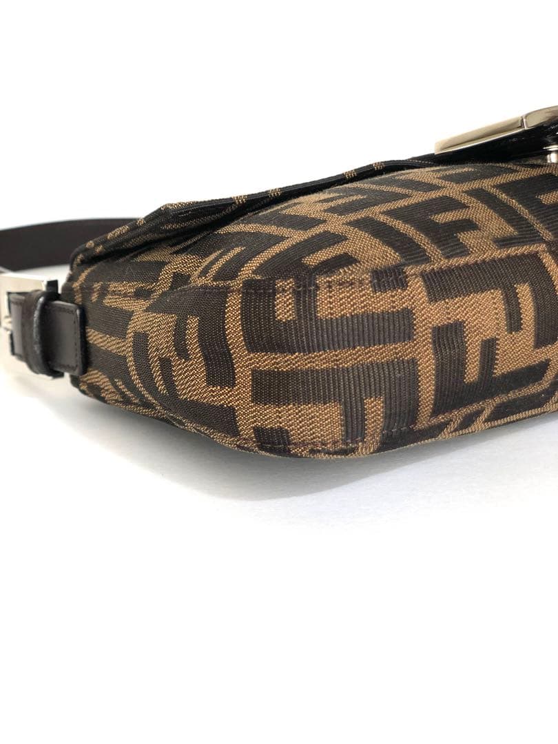 フェンディ　FENDI マンマバケット　ズッカ柄　使用感少なめ　美品