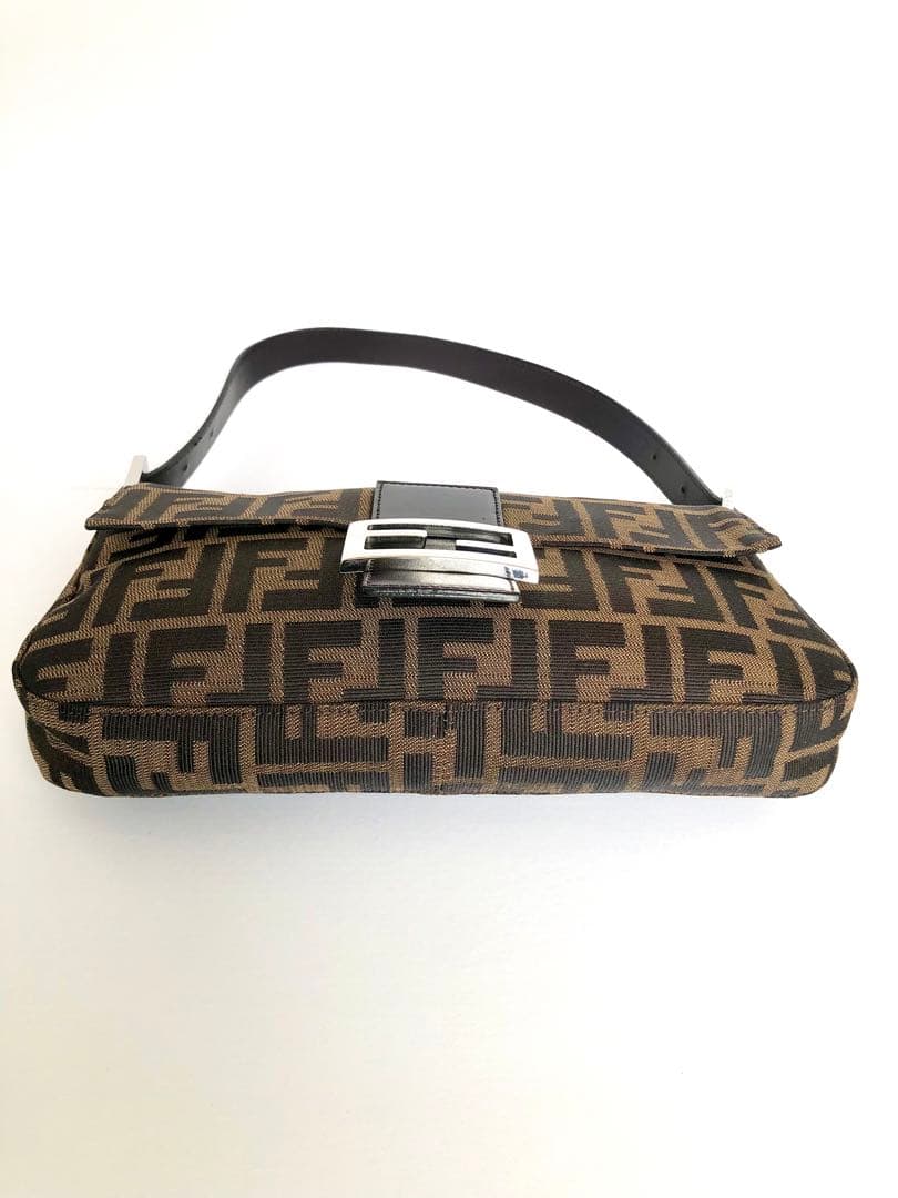 フェンディ　FENDI マンマバケット　ズッカ柄　使用感少なめ　美品