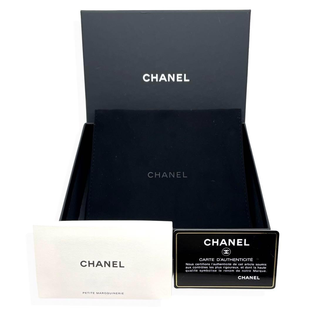 正規品 シャネル カード入れ ケース キャビアスキン 白 ボーイシャネル