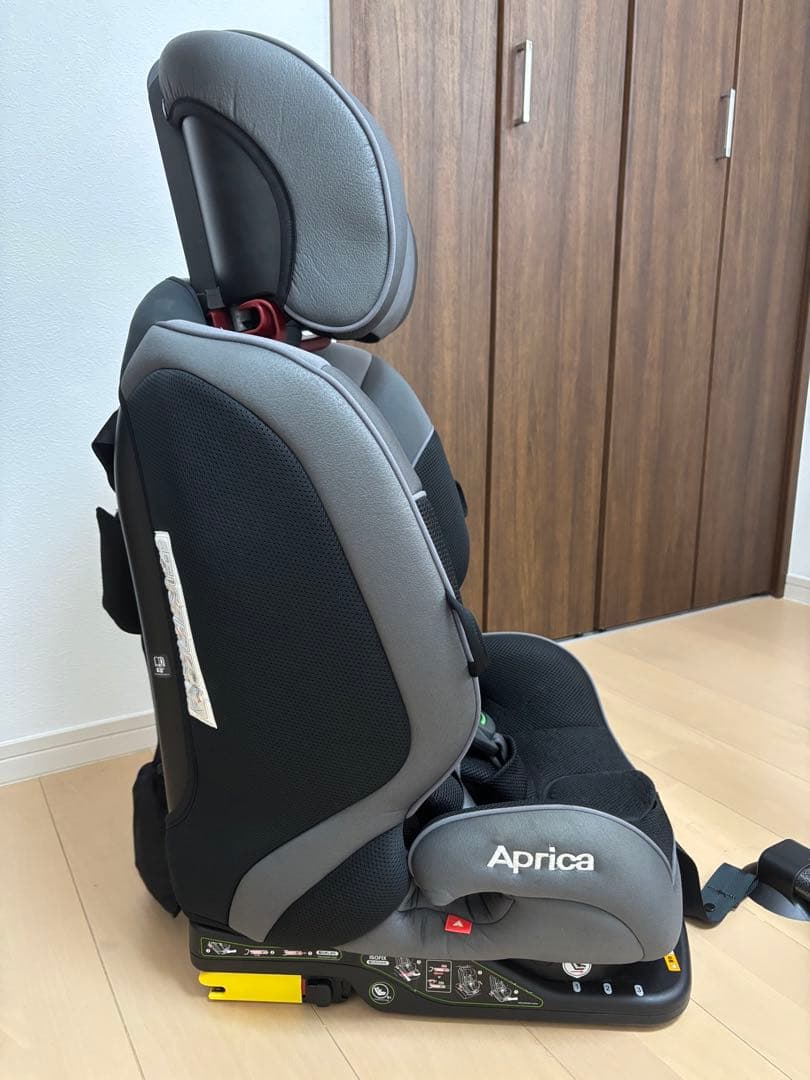 Aprica チャイルドシート グレー