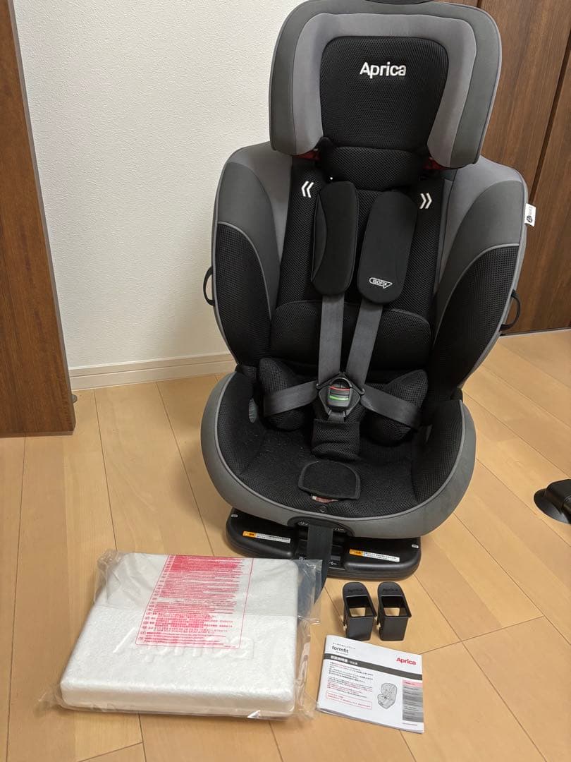 Aprica チャイルドシート グレー