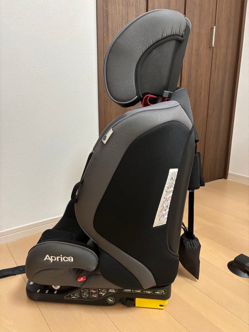 Aprica チャイルドシート グレー